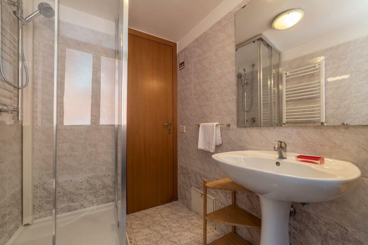 Casa Zeffiro - FromhometoRzym Zewnętrze zdjęcie