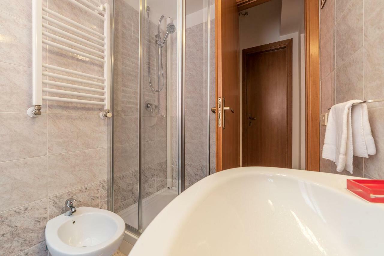 Casa Zeffiro - FromhometoRzym Zewnętrze zdjęcie
